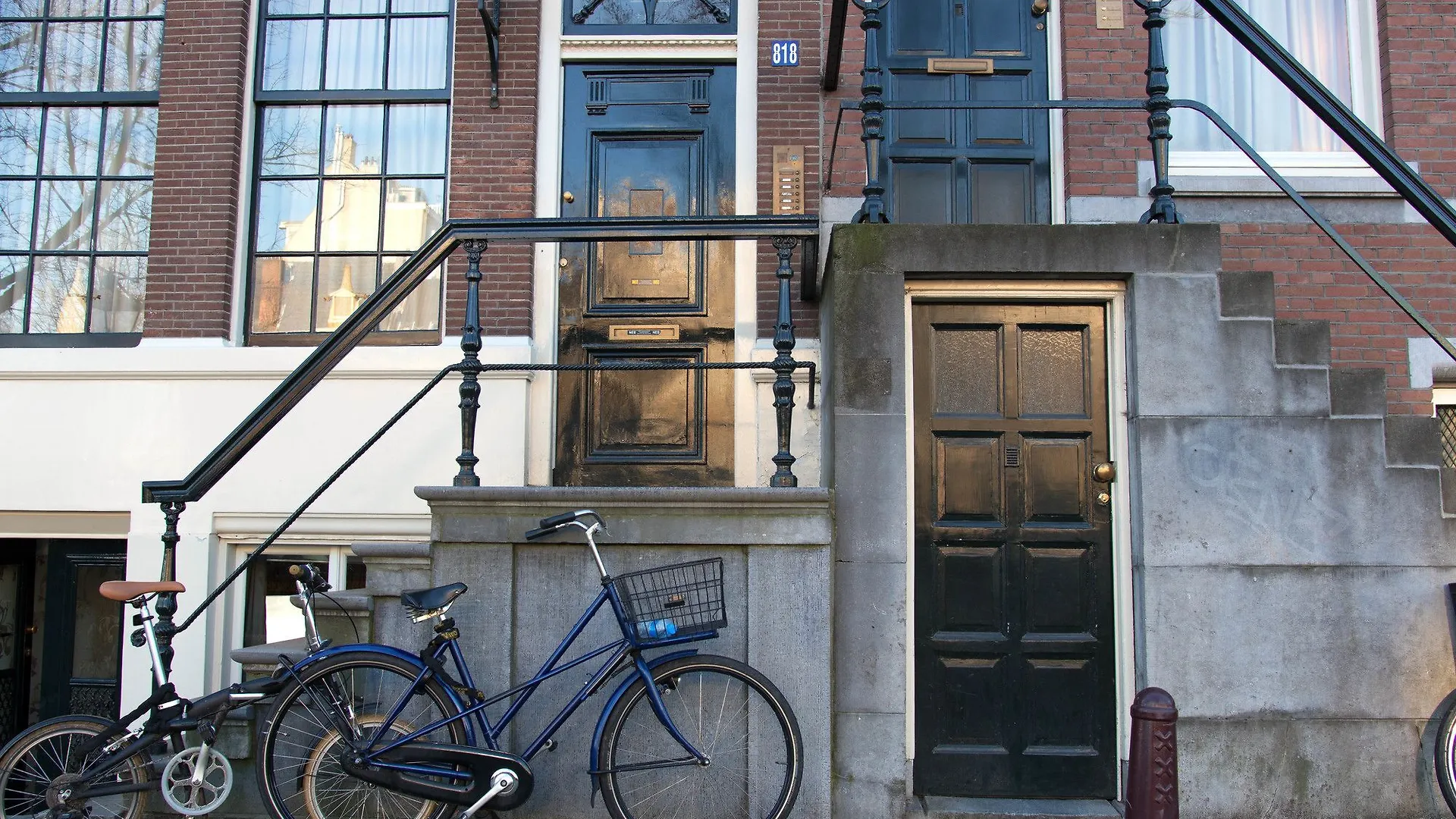 Amsterdam Canal Suites